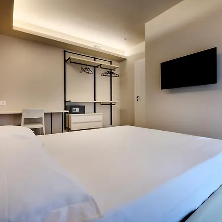 Bilocale Elegante- Viale Turati, *