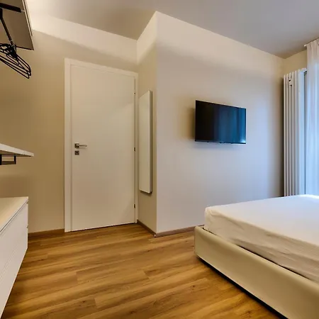 Apartment Bilocale Elegante- Viale Turati, *