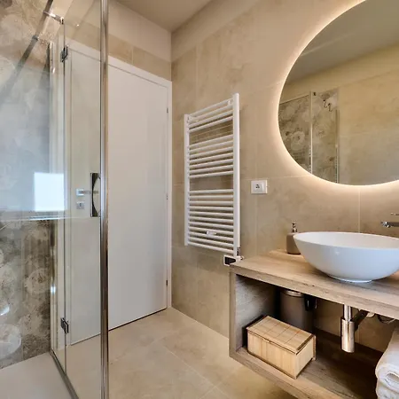 Bilocale Elegante- Viale Turati, Appartamento