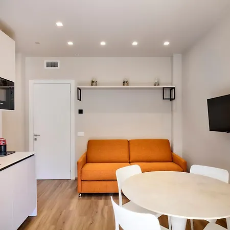 Appartamento Bilocale Elegante- Viale Turati, *