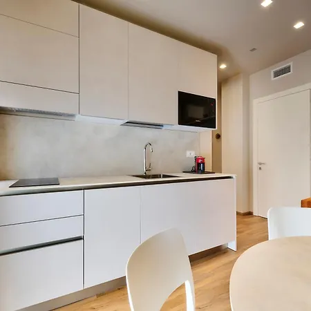 Apartment Bilocale Elegante- Viale Turati, *